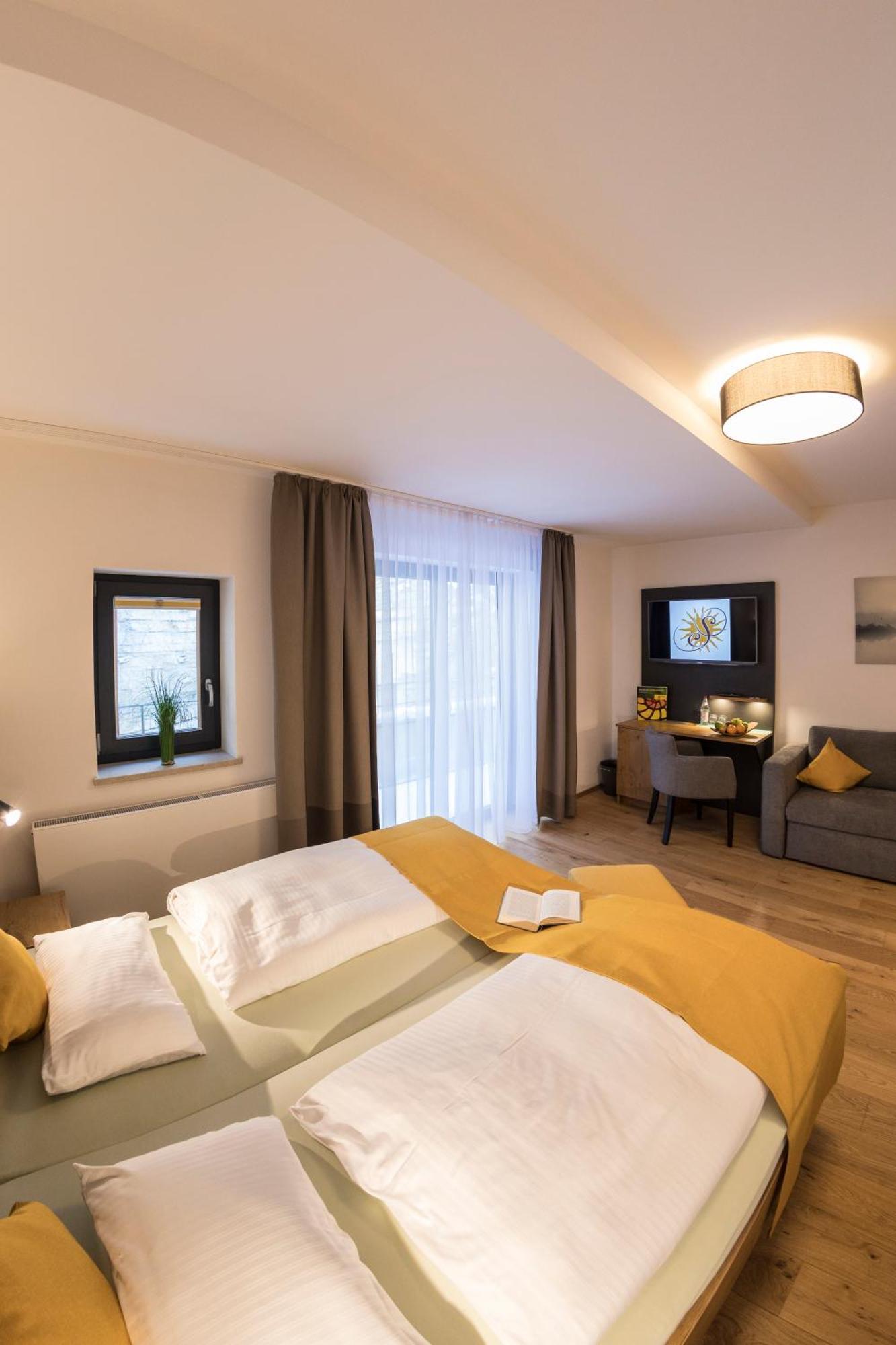 Hotel-Gasthof Zur Sonne パッペンハイム エクステリア 写真