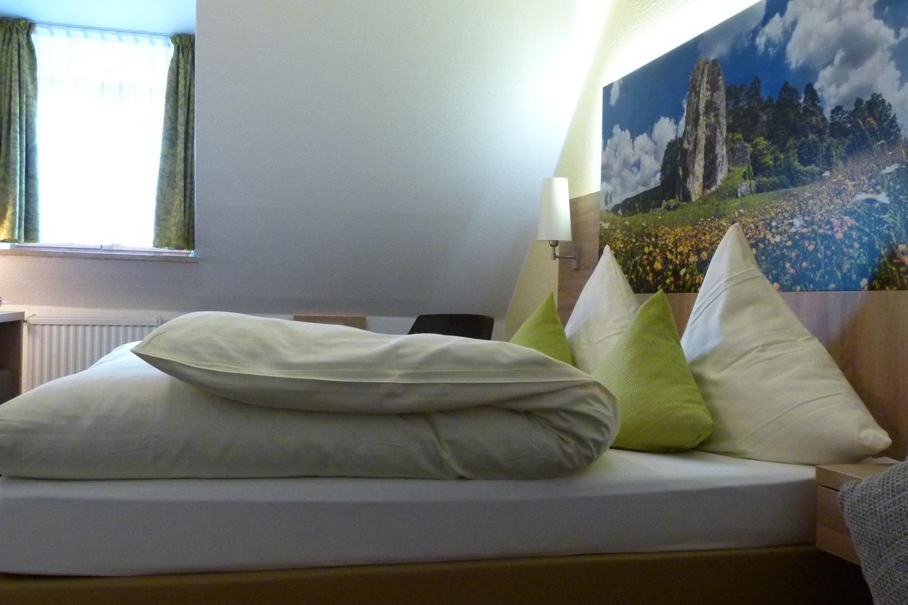 Hotel-Gasthof Zur Sonne パッペンハイム エクステリア 写真